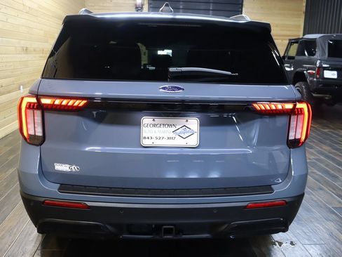 Used 2025 Ford Explorer ST-Line RWD image 4