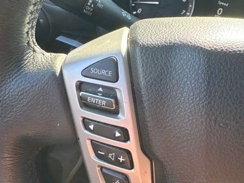 Used 2021 Nissan Titan SV w/ SV Convenience Package AWD/4WD image 13