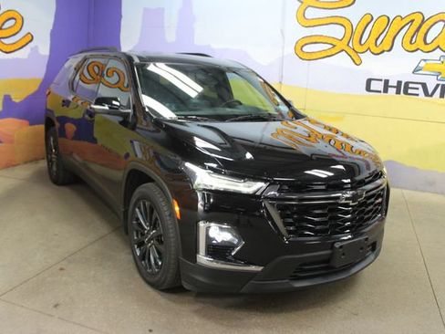Used 2022 Chevrolet Traverse RS w/ LPO, Floor Liner Package AWD/4WD image 2