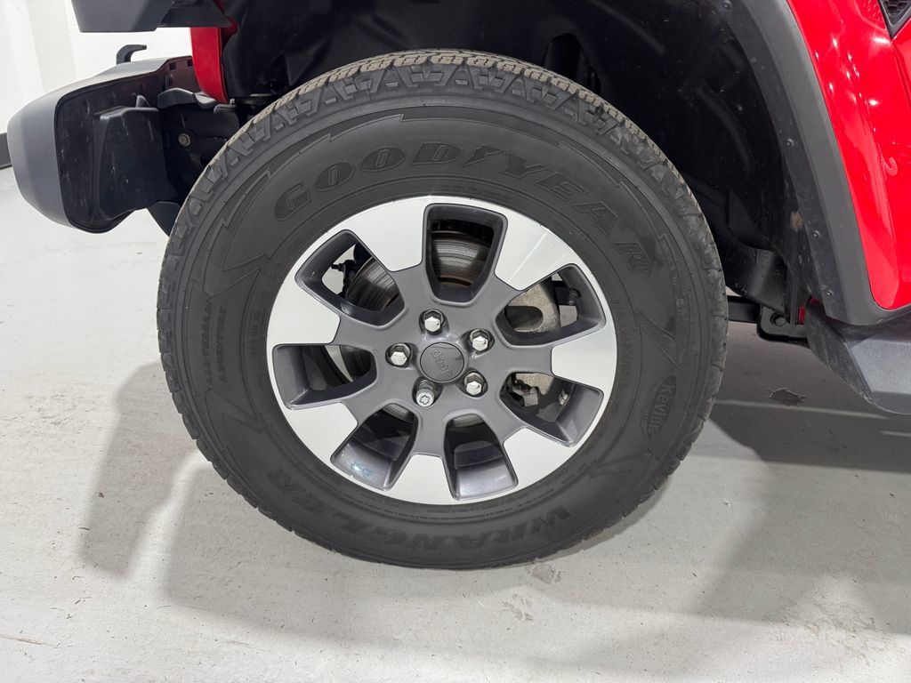 Used 2021 Jeep Wrangler Unlimited Sahara w/ Uconnect 4C Nav & Sound Group AWD/4WD image 9