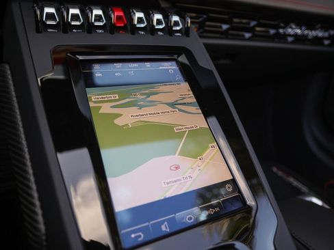 Used 2020 Lamborghini Huracan EVO RWD image 43