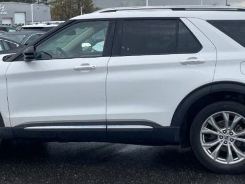 Used 2021 Ford Explorer Limited w/ Equipment Group 301A image 2