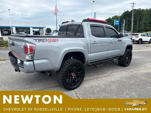 Used 2021 Toyota Tacoma TRD Sport AWD/4WD image 21