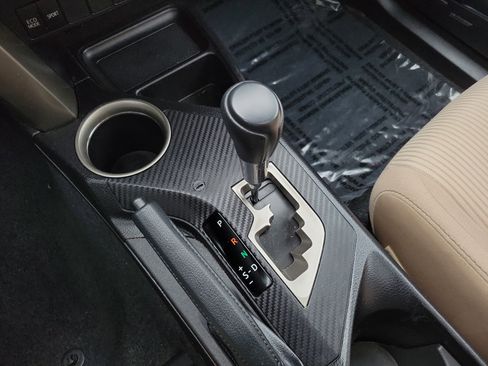 Used 2013 Toyota RAV4 XLE image 33