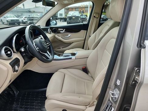 Used 2021 Mercedes-Benz GLC 300 4MATIC image 13