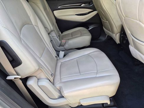 Used 2024 Buick Enclave Essence AWD/4WD image 18