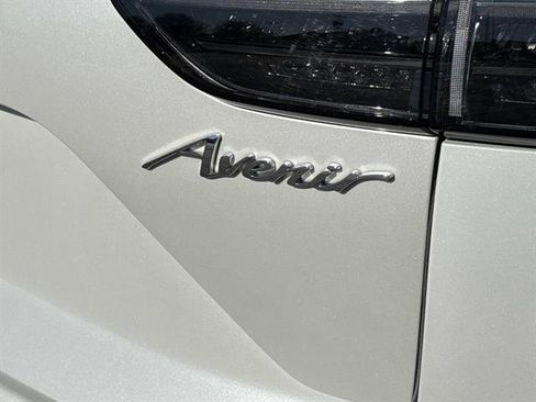 Used 2025 Buick Envision Avenir AWD/4WD image 8