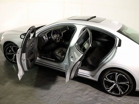 Used 2024 Volvo S60 B5 Core image 5