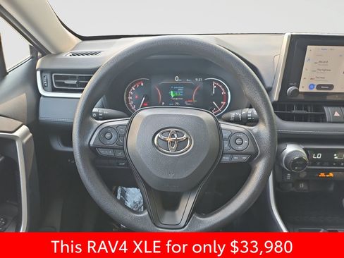 Used 2025 Toyota RAV4 XLE FWD image 44