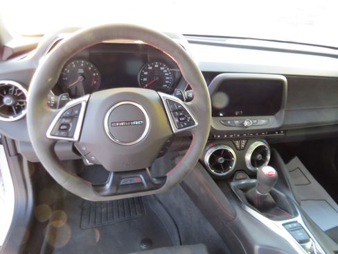 Used 2022 Chevrolet Camaro ZL1 image 15