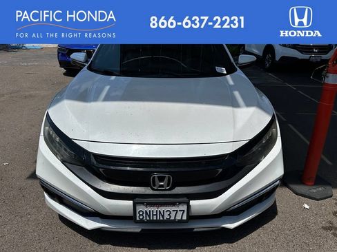 Used 2019 Honda Civic Touring image 1