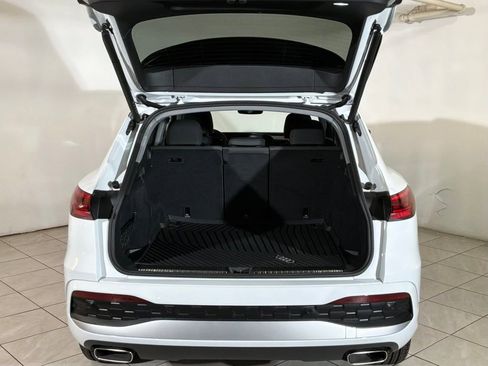 Used 2025 Audi Q5 Premium w/ Convenience Package image 24