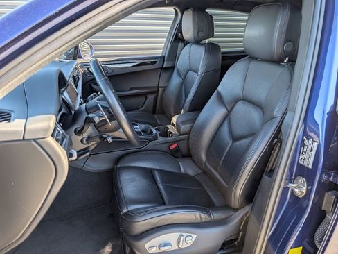 Used 2024 Porsche Macan image 5