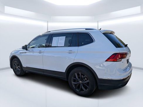 Used 2024 Volkswagen Tiguan SE image 3