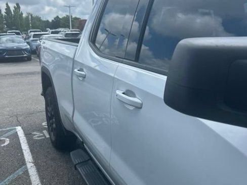 Used 2022 GMC Sierra 1500 Elevation w/ X31 Off-Road Package AWD/4WD image 6
