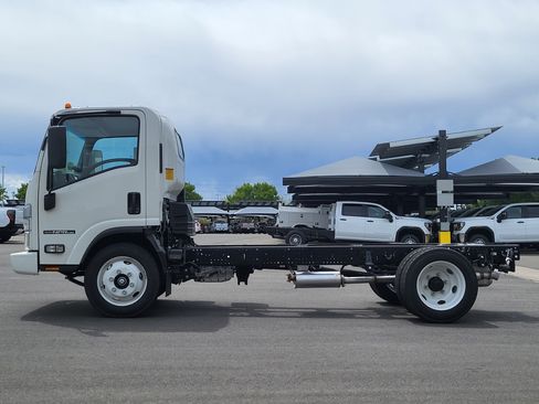 New 2026 Isuzu NPR RWD image 4