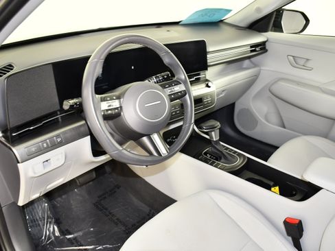 Used 2025 Hyundai Kona SEL AWD/4WD image 36