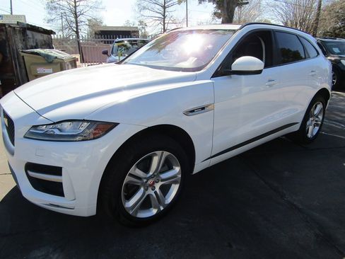 Used 2019 Jaguar F-PACE R-Sport image 1
