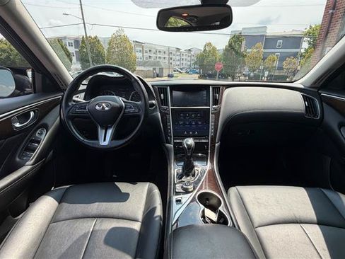 Used 2018 INFINITI Q50 Luxe w/ Essential Package (3.0T Luxe) AWD/4WD image 28