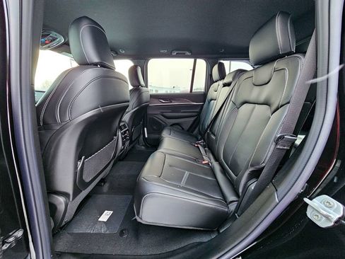 New 2025 Jeep Grand Cherokee Limited image 33