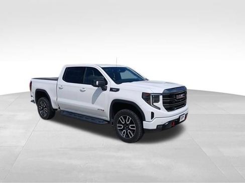Used 2023 GMC Sierra 1500 AT4 w/ AT4 Premium Package AWD/4WD image 7