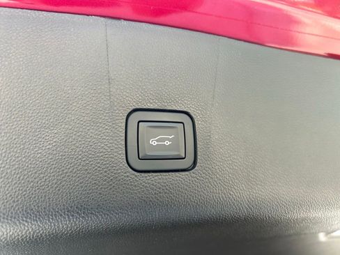 Used 2019 Chevrolet Traverse Premier w/ Driver Confidence II Package image 40