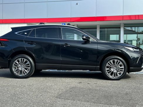 Certified 2023 Toyota Venza Limited AWD/4WD image 3
