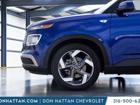 Used 2025 Hyundai Venue SEL FWD image 31