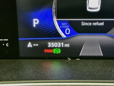 Used 2023 Volkswagen Tiguan SE w/ Panoramic Sunroof Package FWD image 19