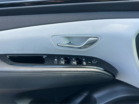 Certified 2024 Hyundai Tucson Limited AWD/4WD image 30