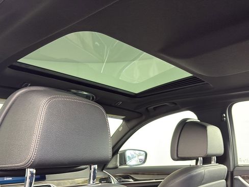 Used 2019 BMW 540i xDrive w/ M Sport Package image 22