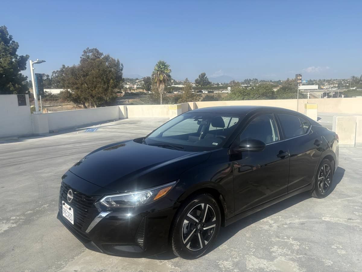 Used 2025 Nissan Sentra SV FWD image 2