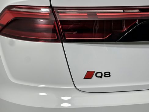 Used 2024 Audi Q8 Premium Plus w/ Premium Plus Package image 27