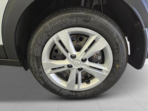 New 2025 Nissan Kicks Play S image 9