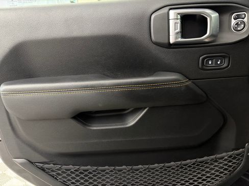 Used 2021 Jeep Wrangler Unlimited Sahara image 22