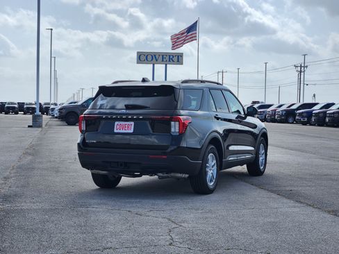 New 2026 Ford Explorer Active RWD image 4