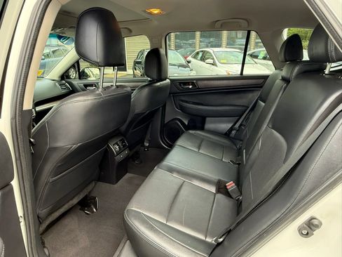 Used 2016 Subaru Outback 2.5i Limited AWD/4WD image 11