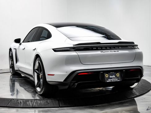 Used 2020 Porsche Taycan Turbo S image 9