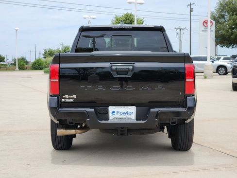 Used 2025 Toyota Tacoma SR5 w/ SR5 Upgrade Package AWD/4WD image 6