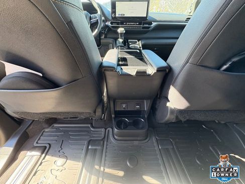 Used 2025 Toyota Sienna XLE Woodland Edition image 23