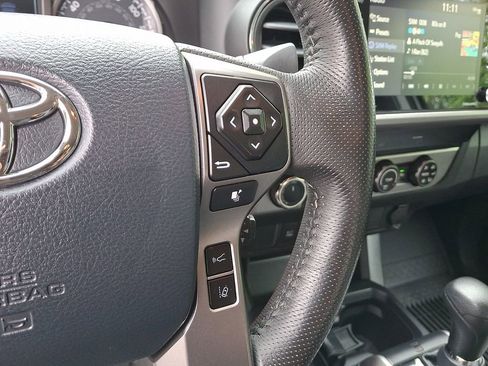 Used 2020 Toyota Tacoma SR5 AWD/4WD image 22