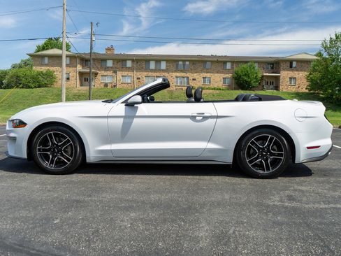 Used 2022 Ford Mustang Premium RWD image 9