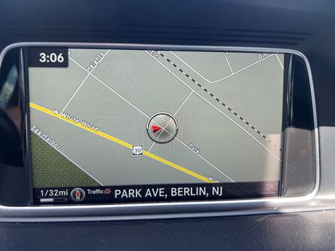 Used 2016 Mercedes-Benz E 350 4MATIC Sedan w/ Premium Package image 21