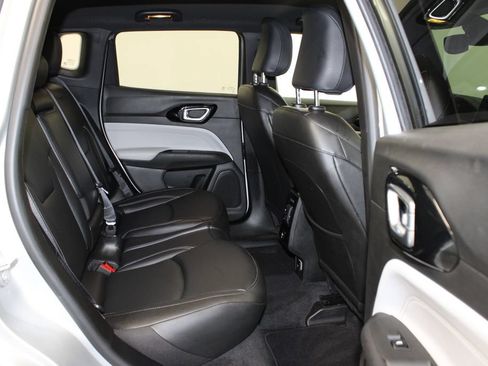 Used 2025 Jeep Compass Limited AWD/4WD image 8