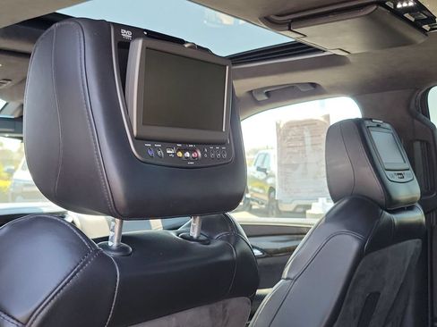 Used 2019 Cadillac Escalade ESV Platinum AWD/4WD image 36