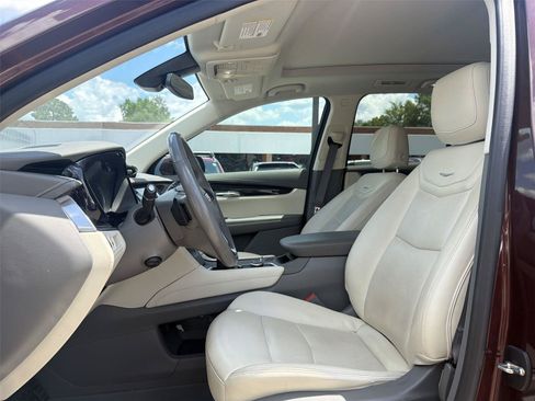 Used 2022 Cadillac XT6 Premium Luxury FWD image 11