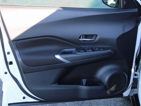 Certified 2024 Nissan Kicks SV image 12