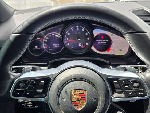Used 2023 Porsche Cayenne Coupe image 22