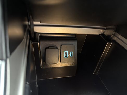 Used 2023 Ford Explorer XLT w/ Equipment Group 202A image 20