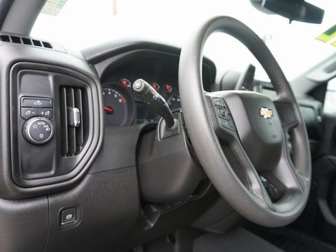 Used 2022 Chevrolet Silverado 1500 Custom image 12